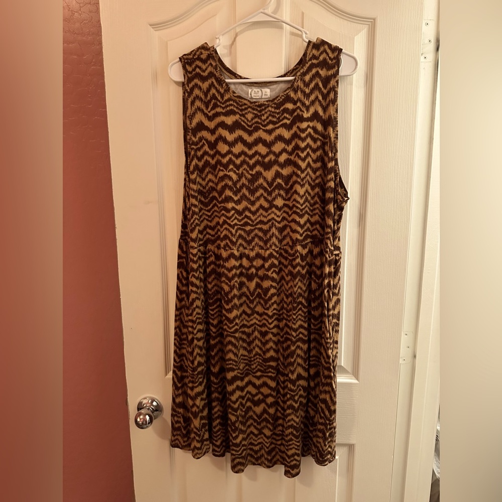 Maurice’s Sleeveless Dress Color Brown pattern Size 2X